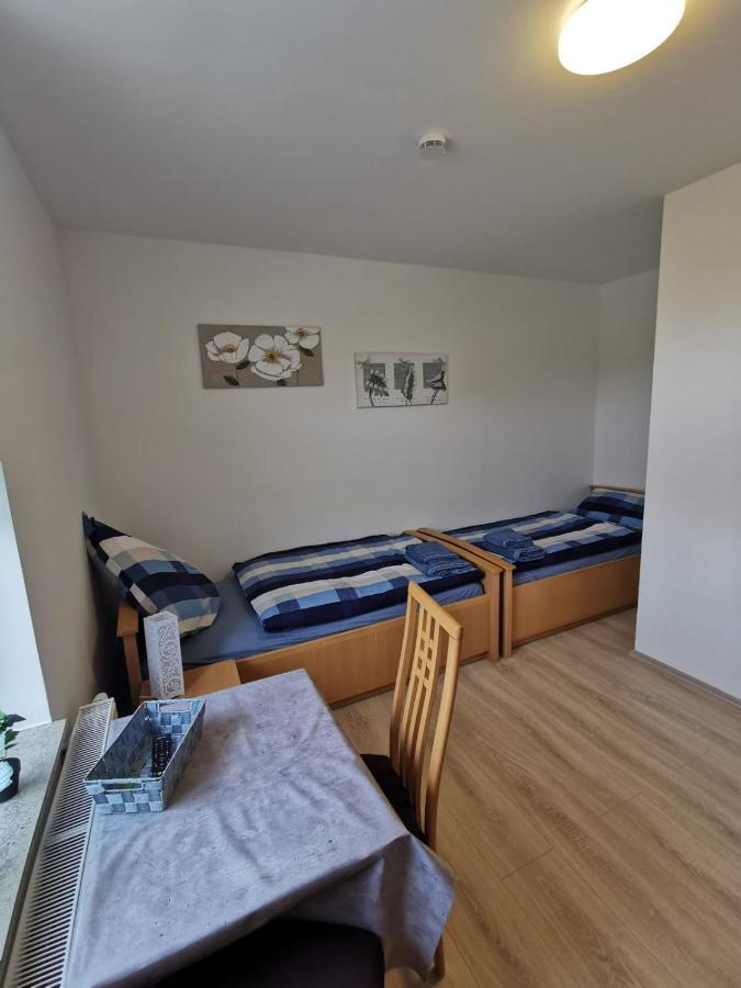 Pension Am Steinbruch Hilter Bagian luar foto